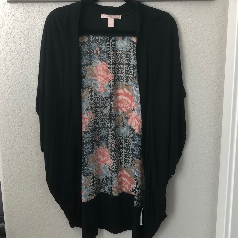 EUC Forever 21 Contemporary S Floral & Black Shawl